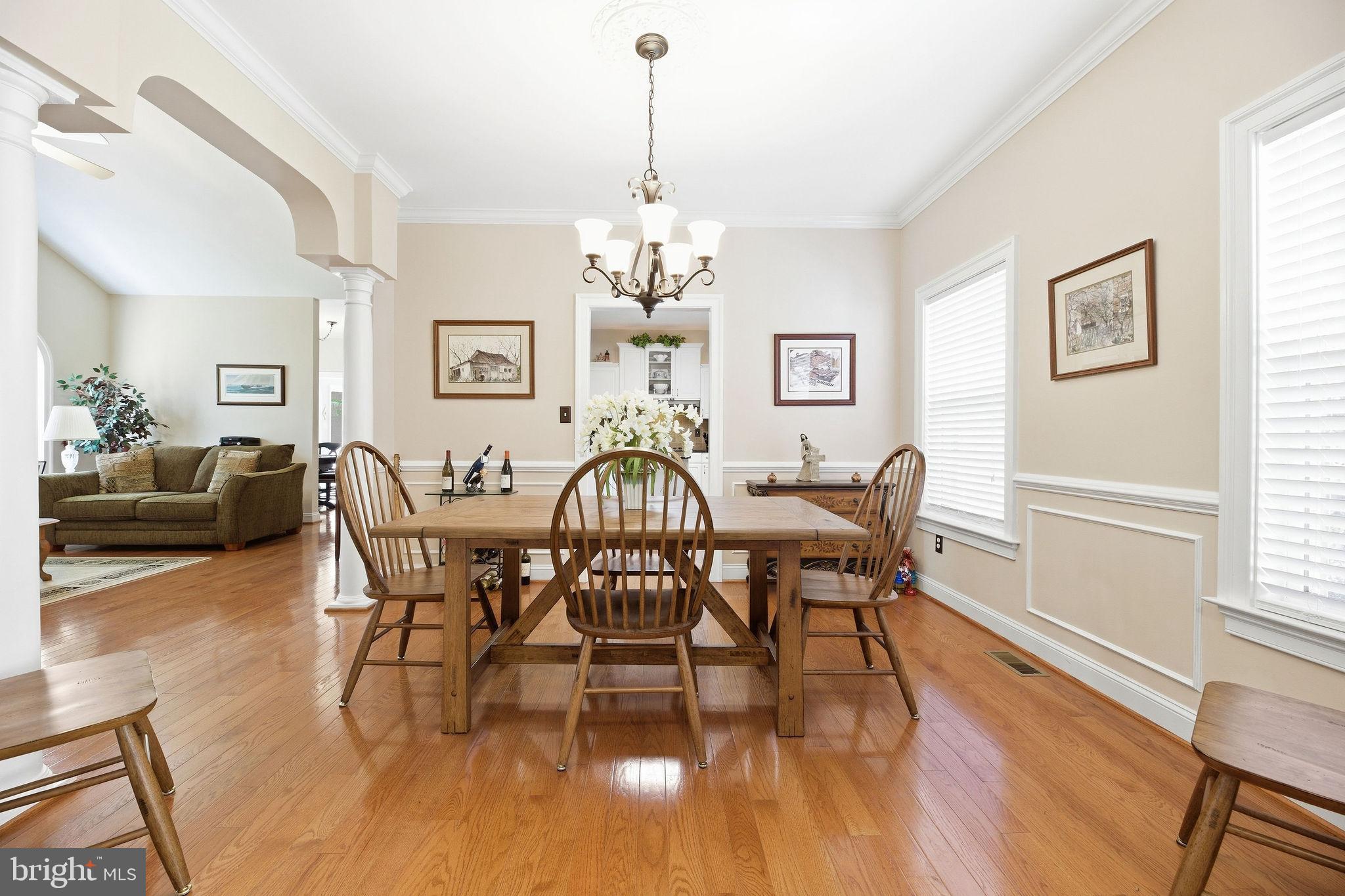 WHISPERING WOODS - Residential