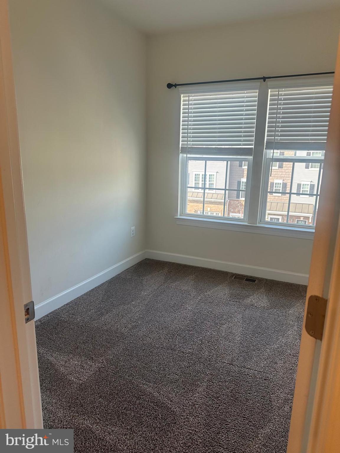 HAYMARKET CROSSING - Residential Lease