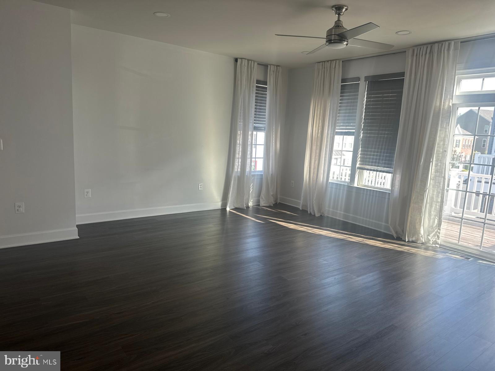 HAYMARKET CROSSING - Residential Lease