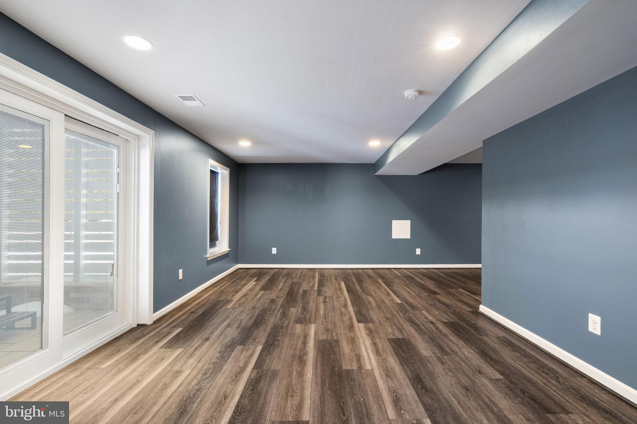 POTOMAC CROSSING - Residential