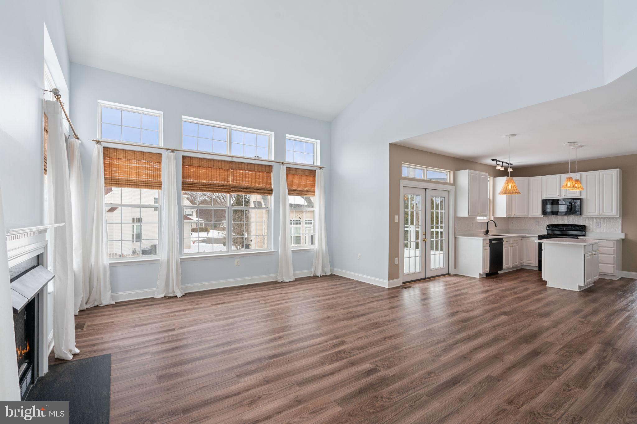 POTOMAC CROSSING - Residential