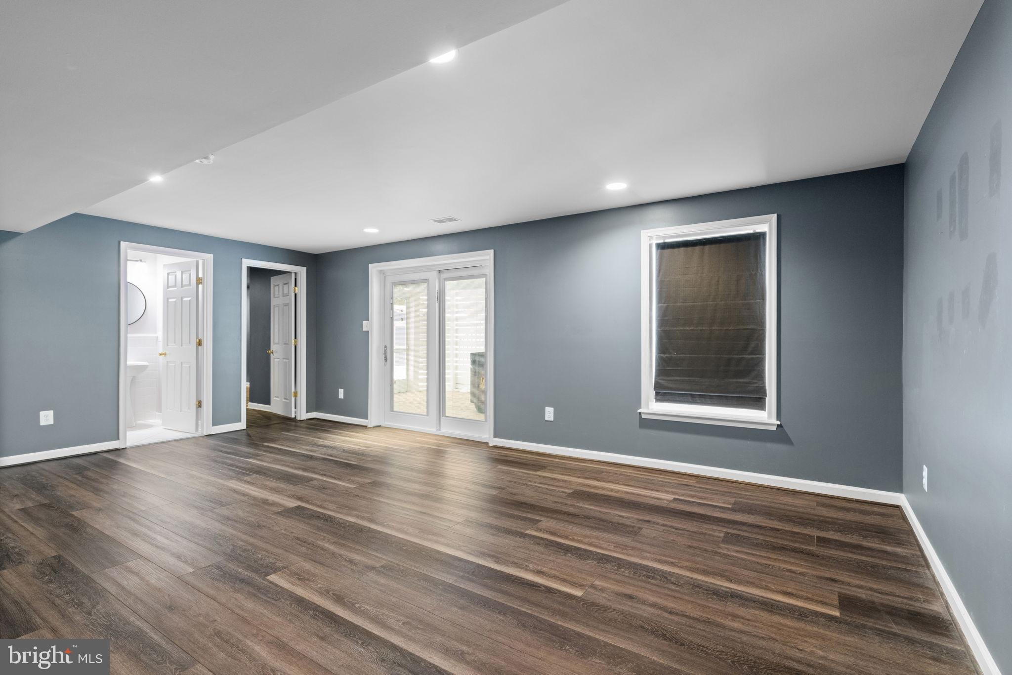 POTOMAC CROSSING - Residential