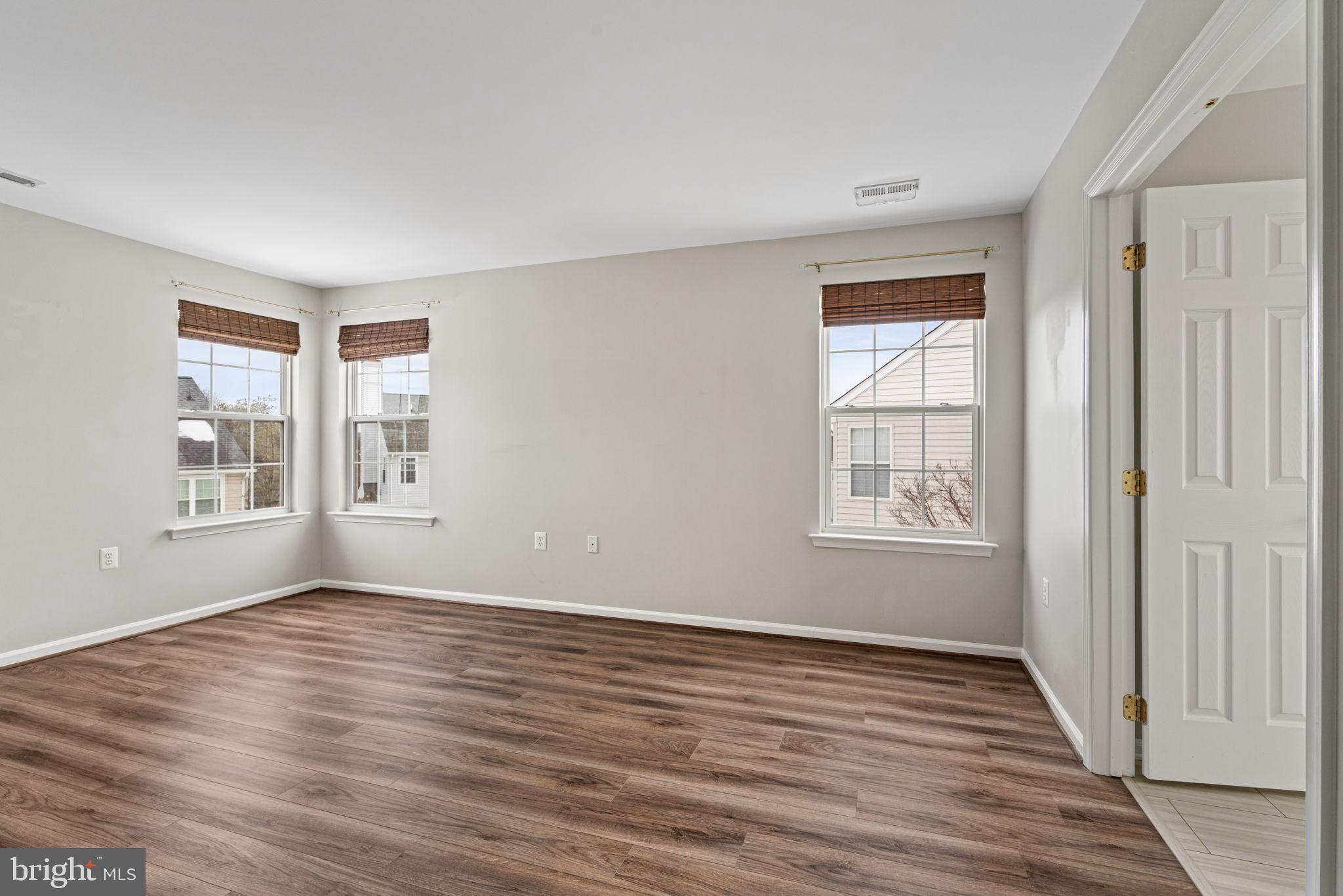 POTOMAC CROSSING - Residential