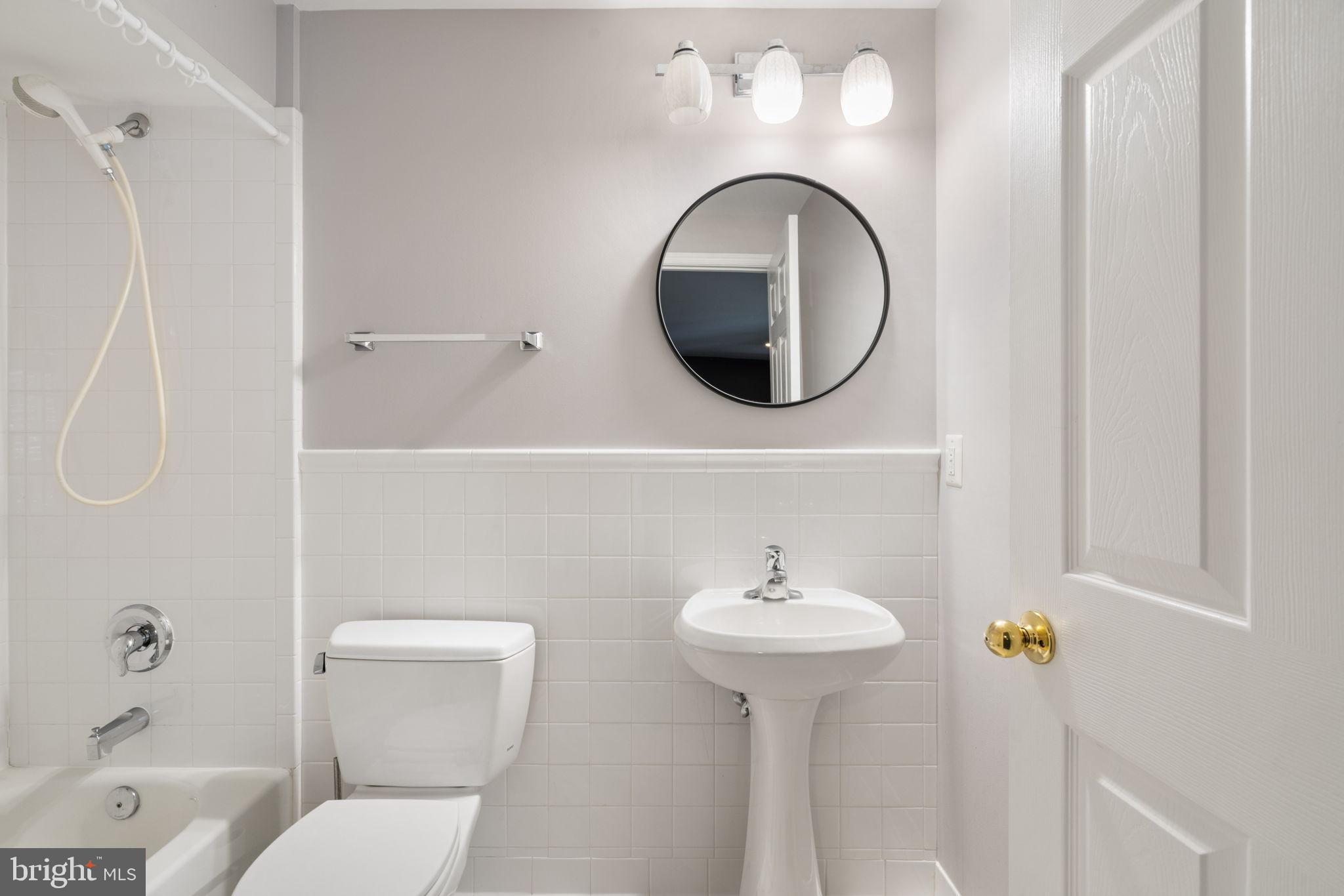 POTOMAC CROSSING - Residential