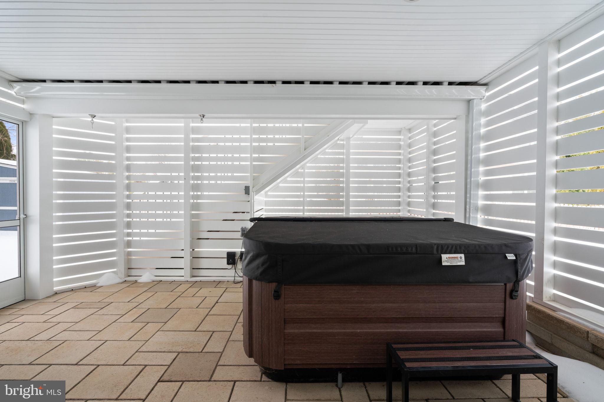 POTOMAC CROSSING - Residential