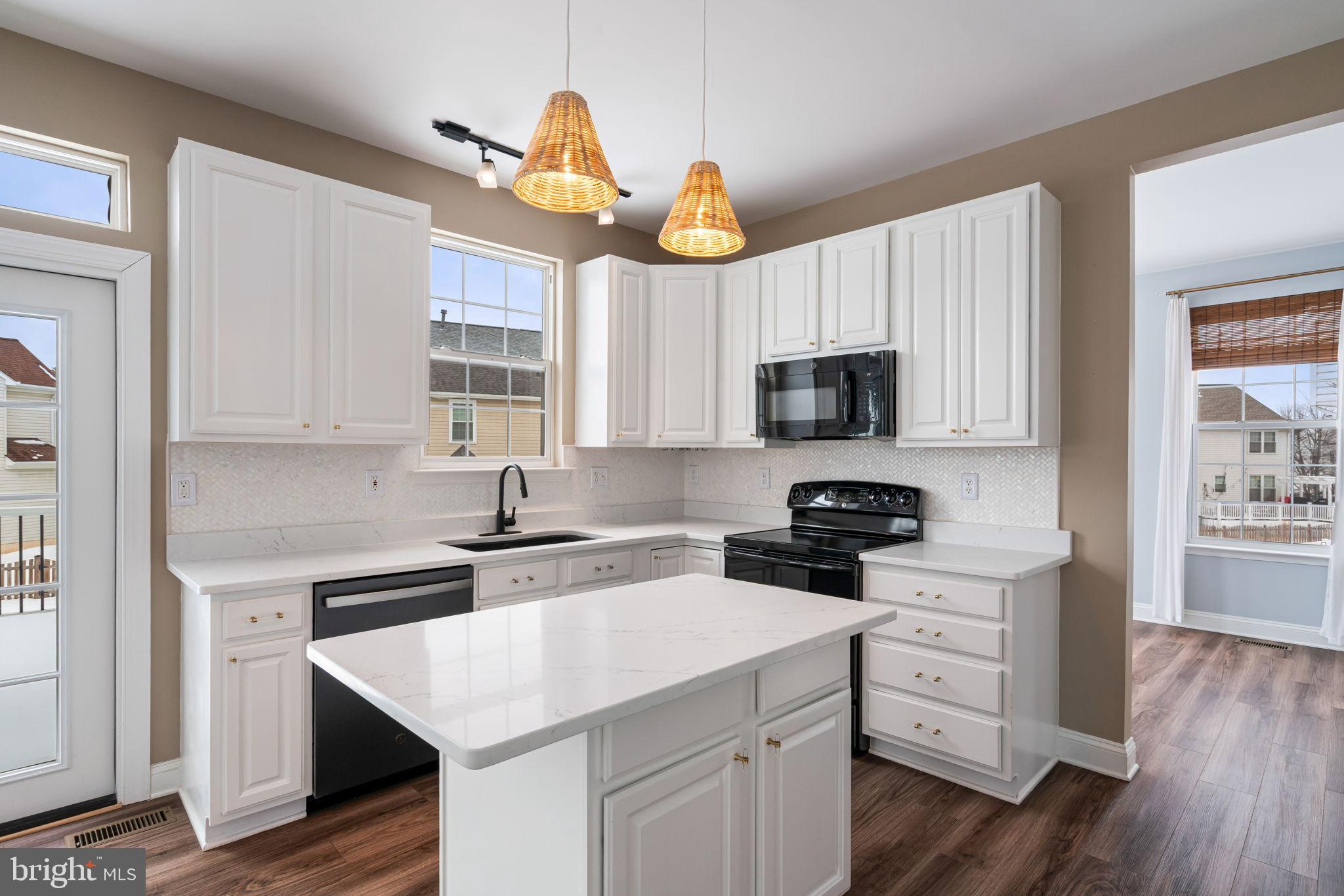 POTOMAC CROSSING - Residential