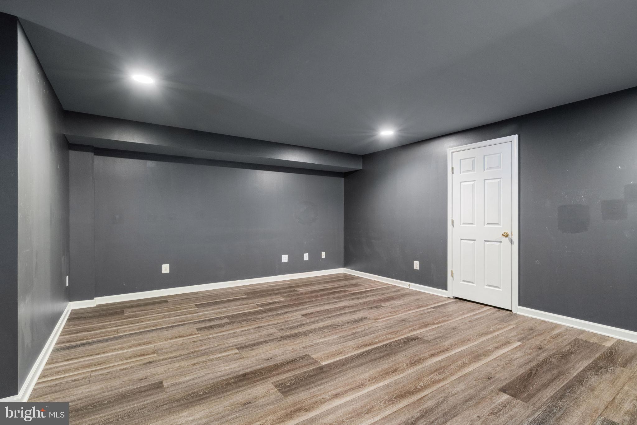 POTOMAC CROSSING - Residential