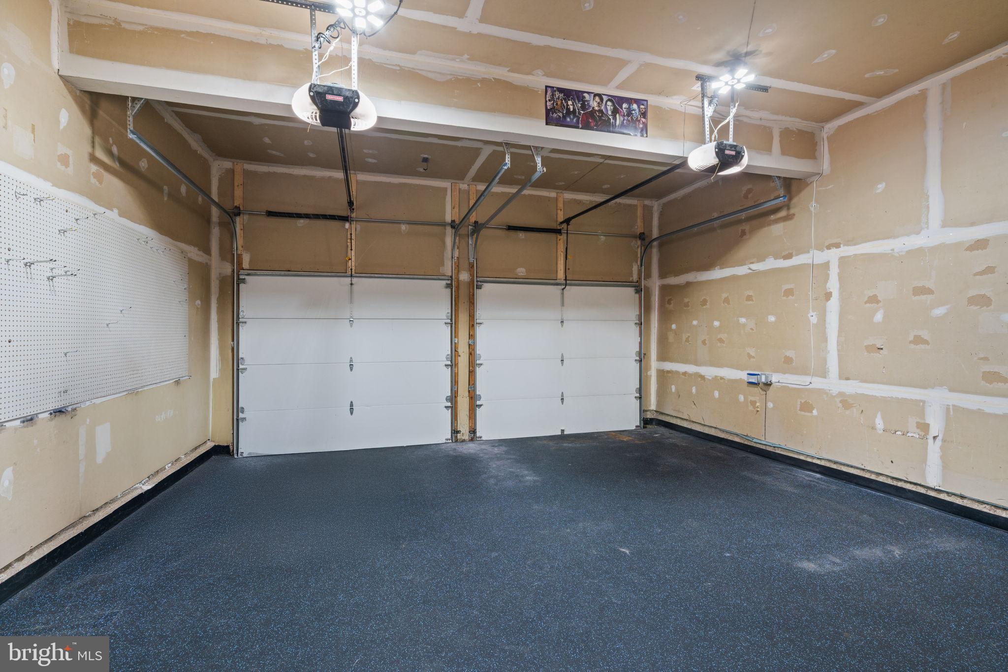 POTOMAC CROSSING - Residential