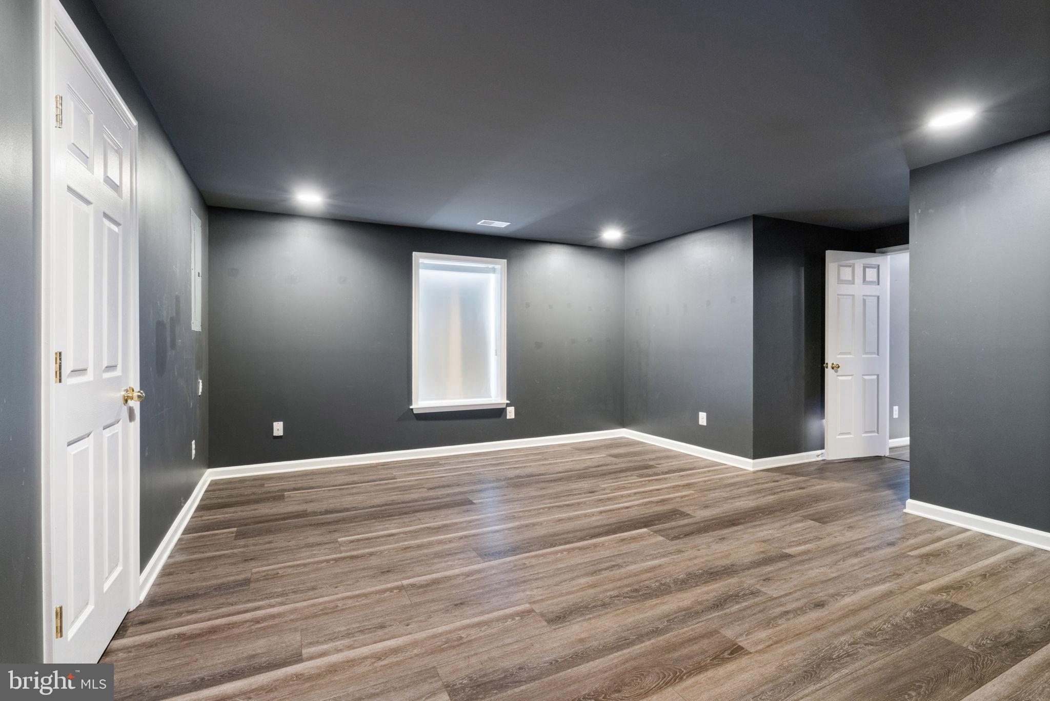 POTOMAC CROSSING - Residential