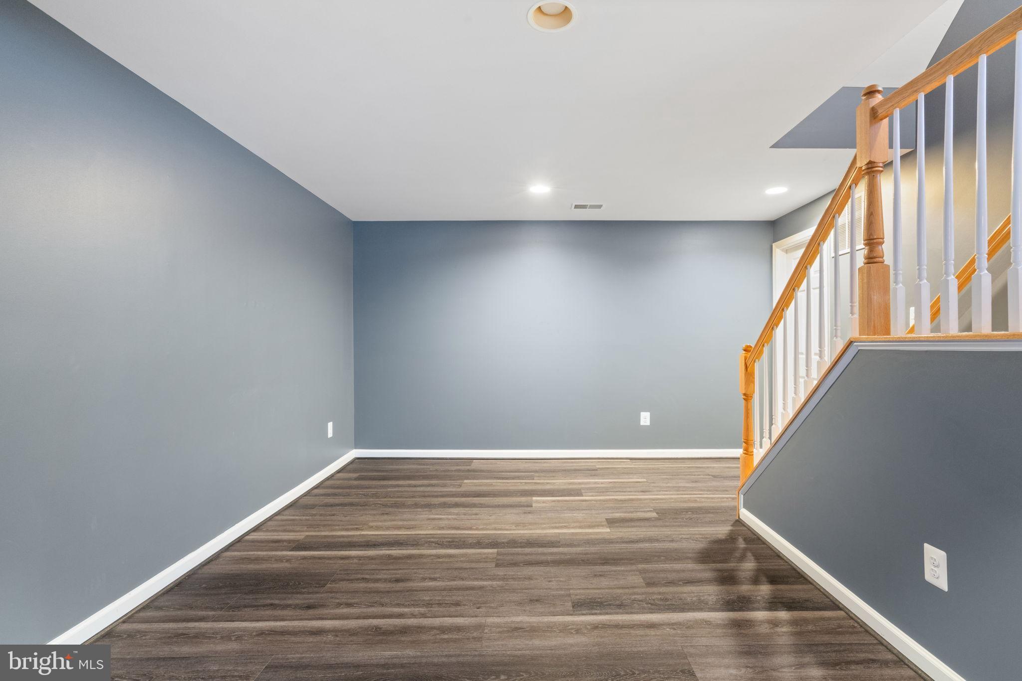 POTOMAC CROSSING - Residential