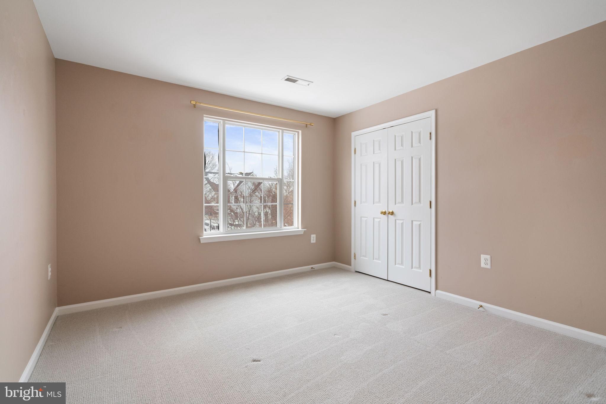 POTOMAC CROSSING - Residential