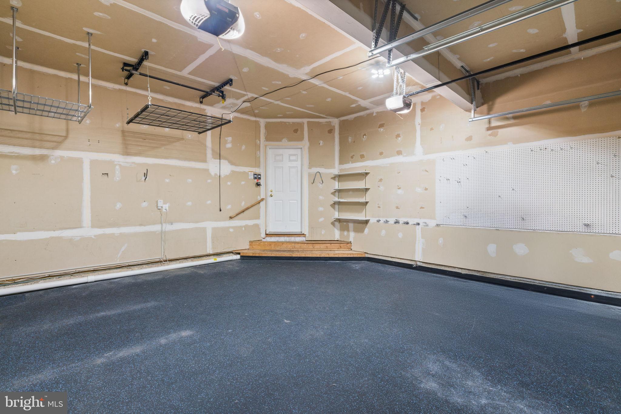 POTOMAC CROSSING - Residential