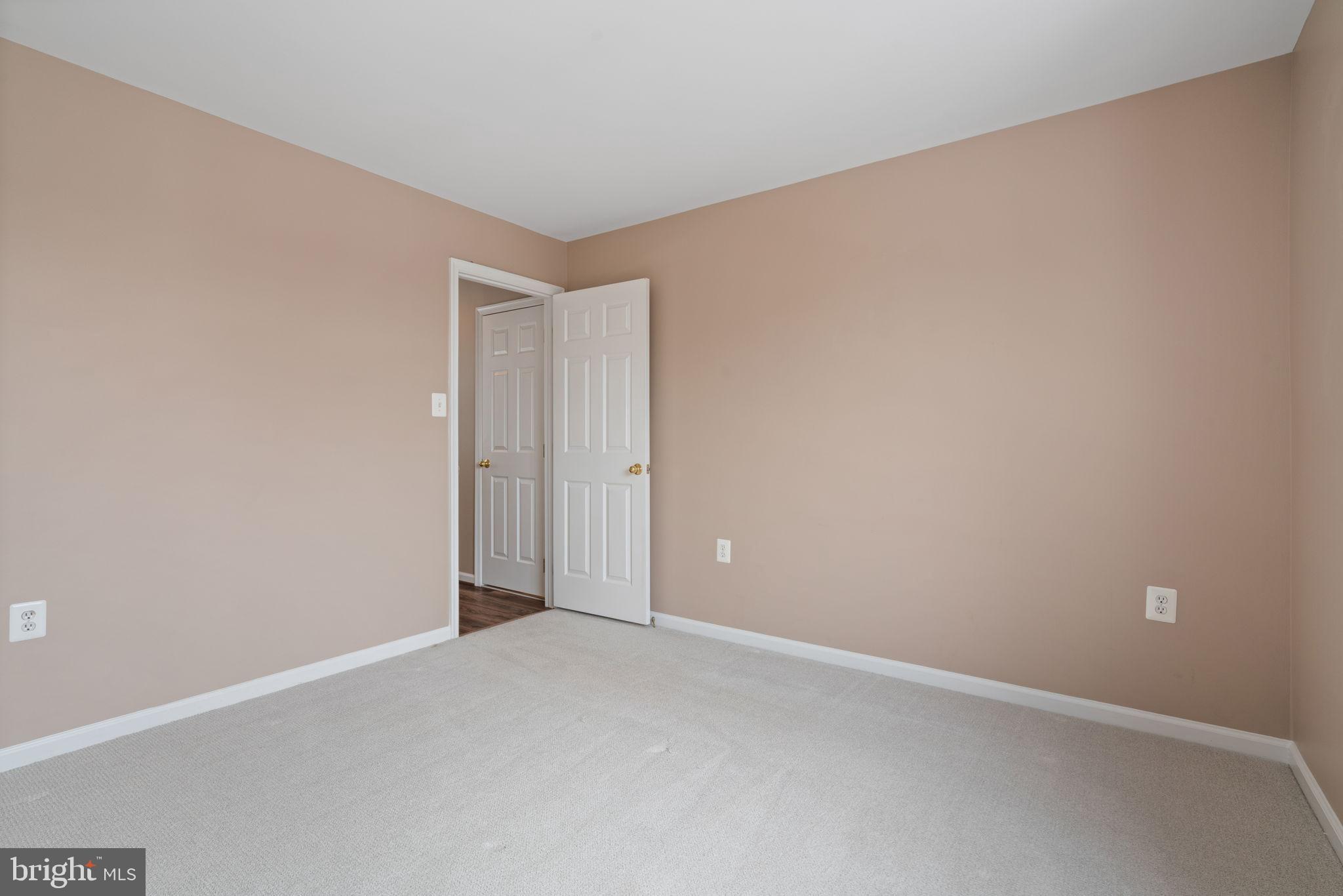 POTOMAC CROSSING - Residential