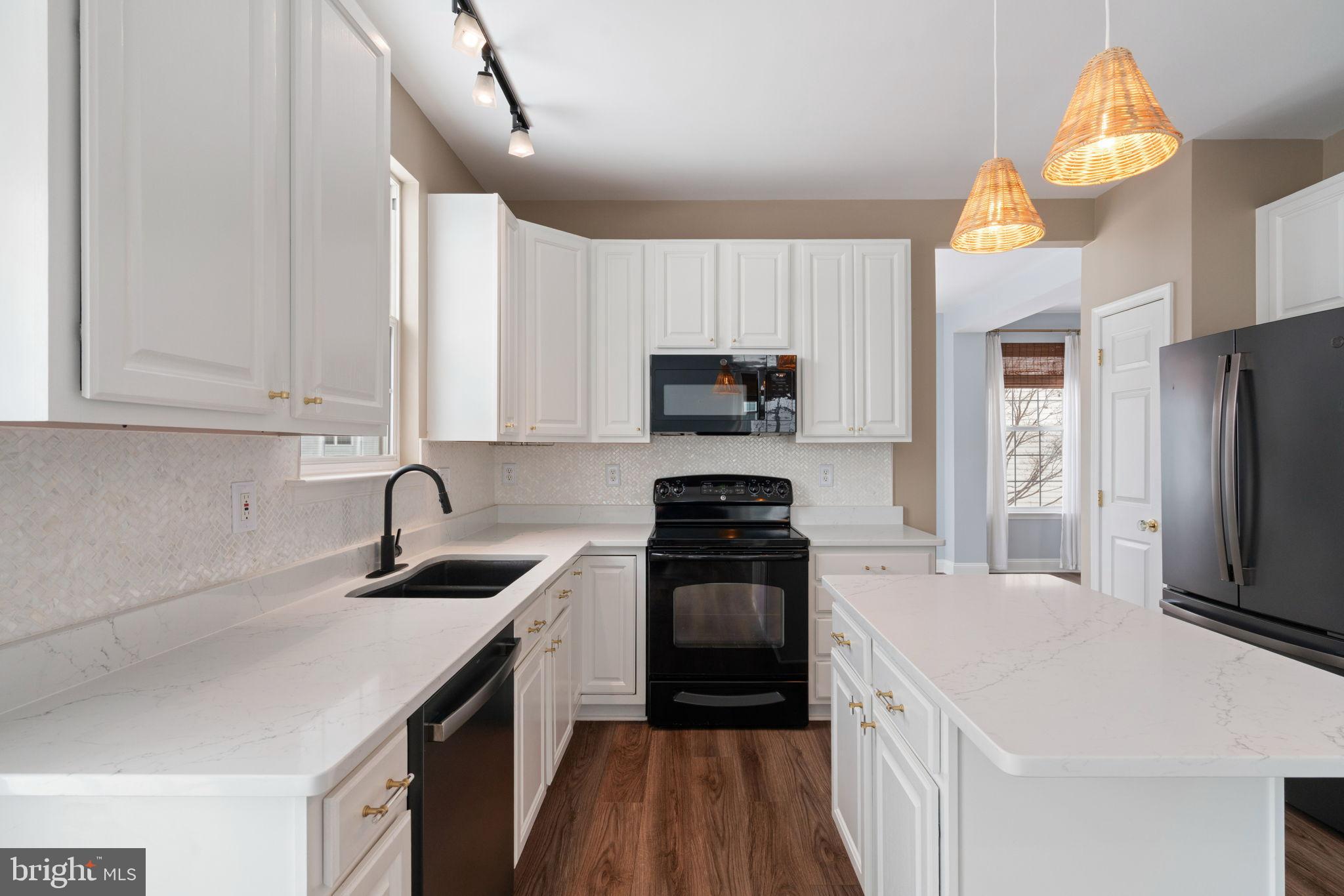 POTOMAC CROSSING - Residential