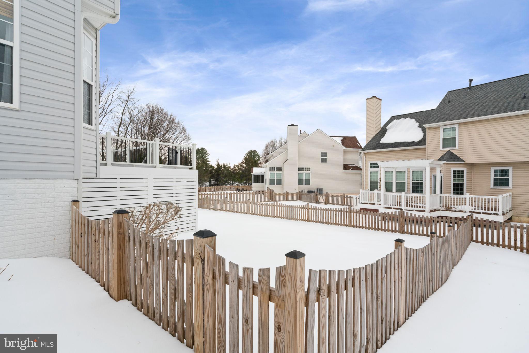 POTOMAC CROSSING - Residential