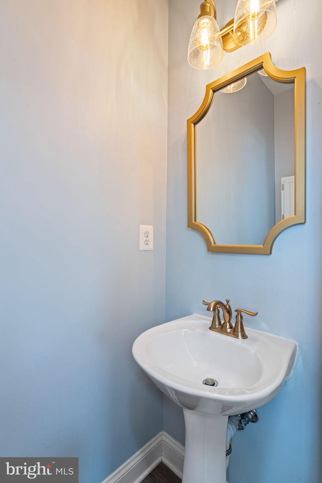 POTOMAC CROSSING - Residential