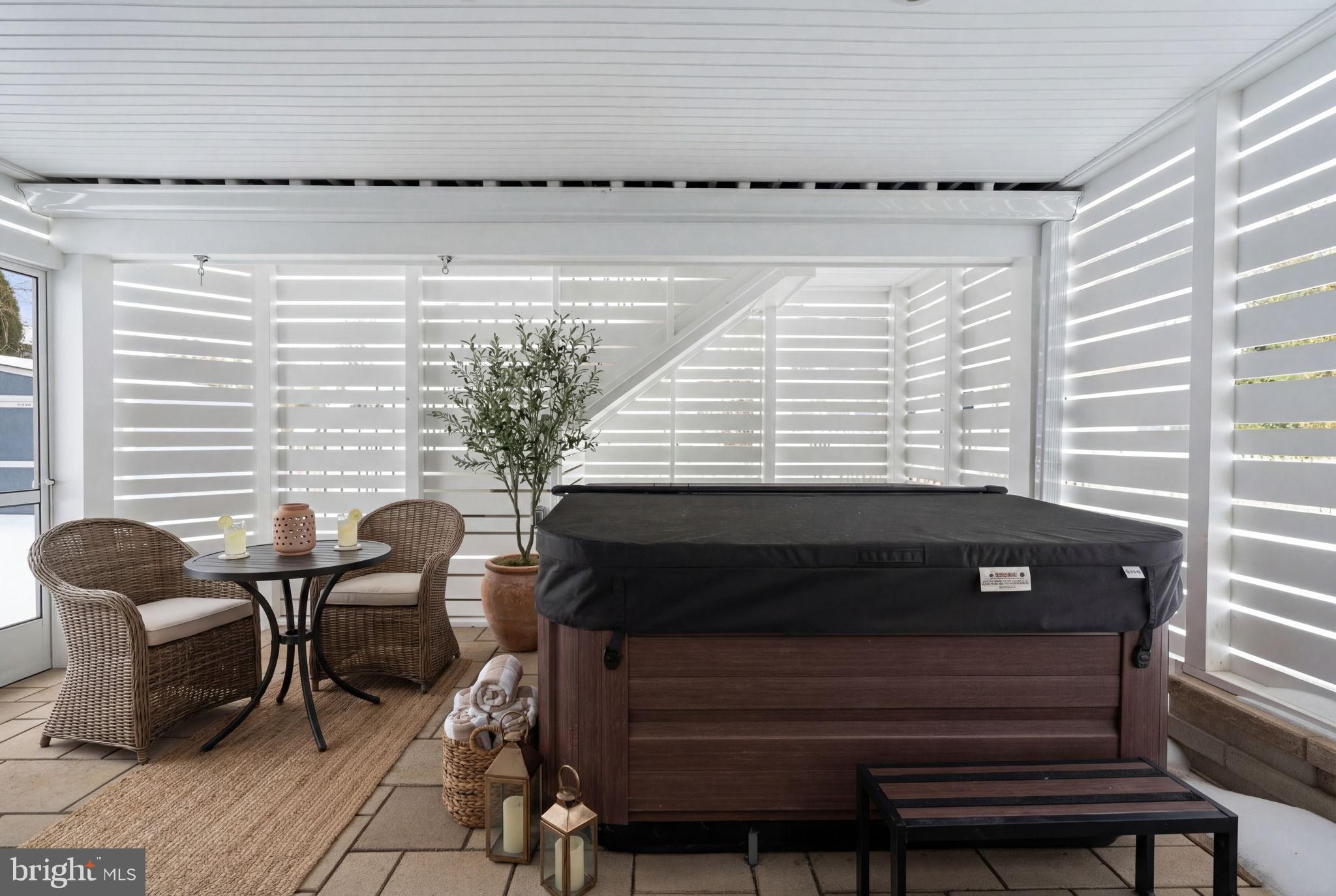 POTOMAC CROSSING - Residential