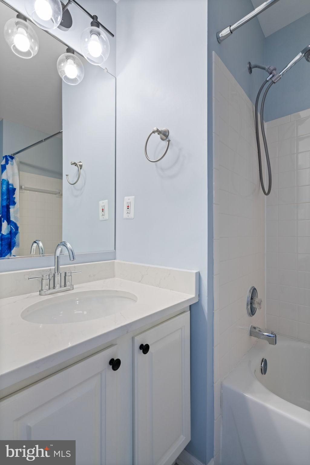 POTOMAC CROSSING - Residential