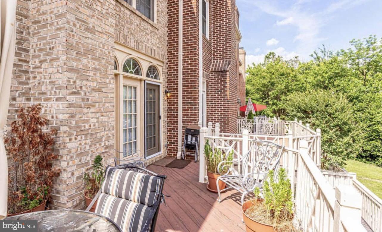 BARCROFT MEWS - Residential