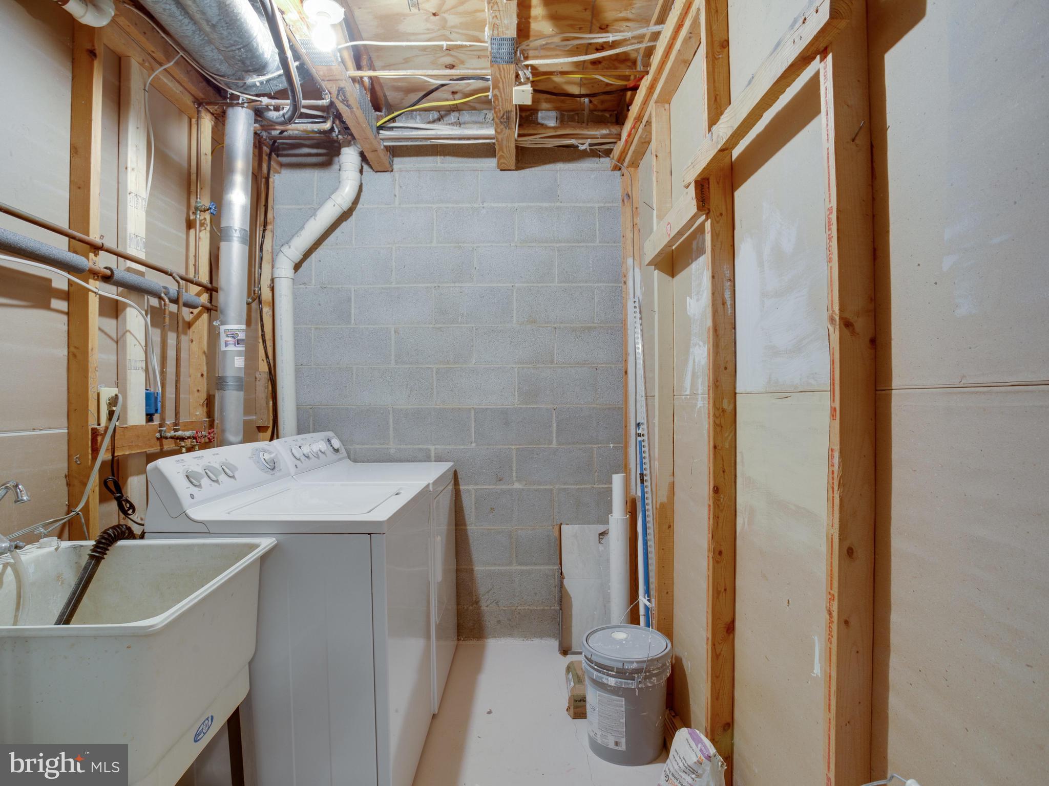 CHARING CROSS - Residential Lease