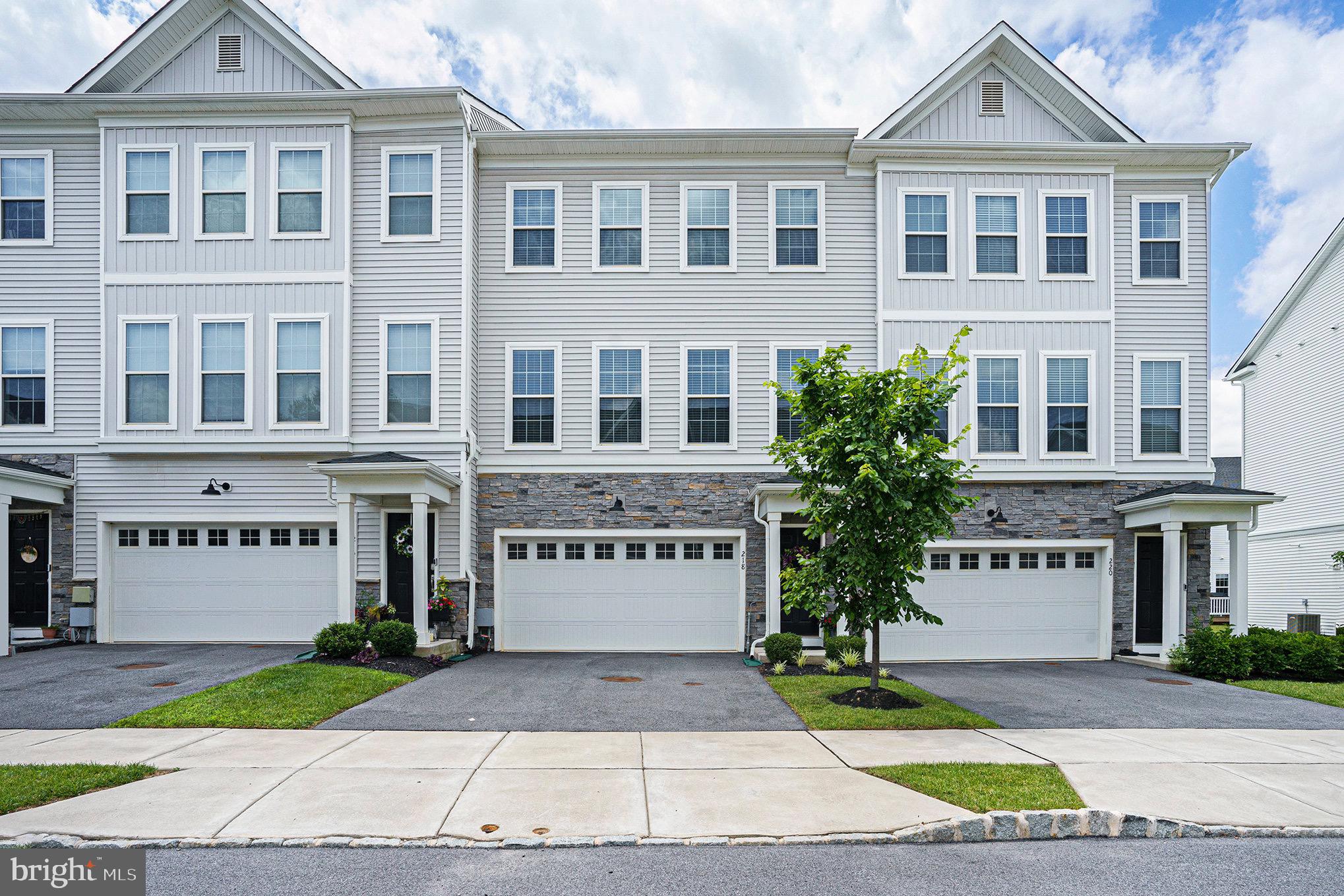 218 RED LEAF LANE