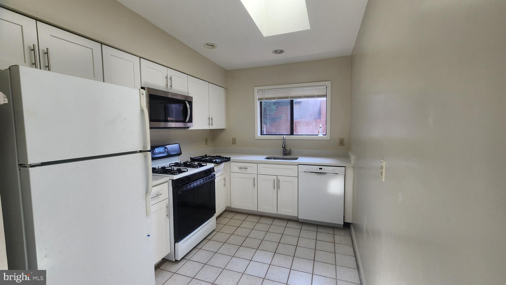 SEMINARY WALK - Residential Lease