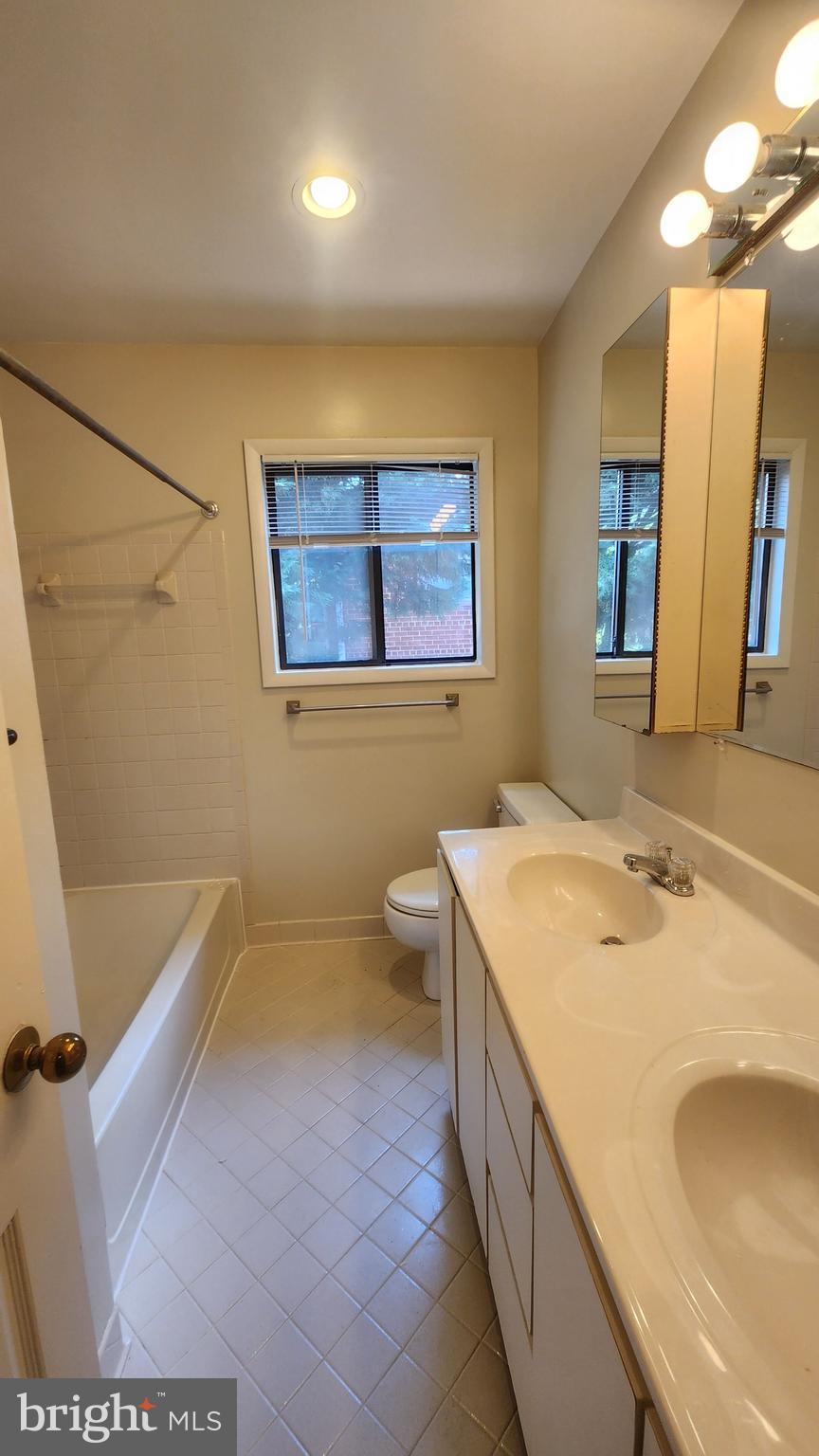 SEMINARY WALK - Residential Lease