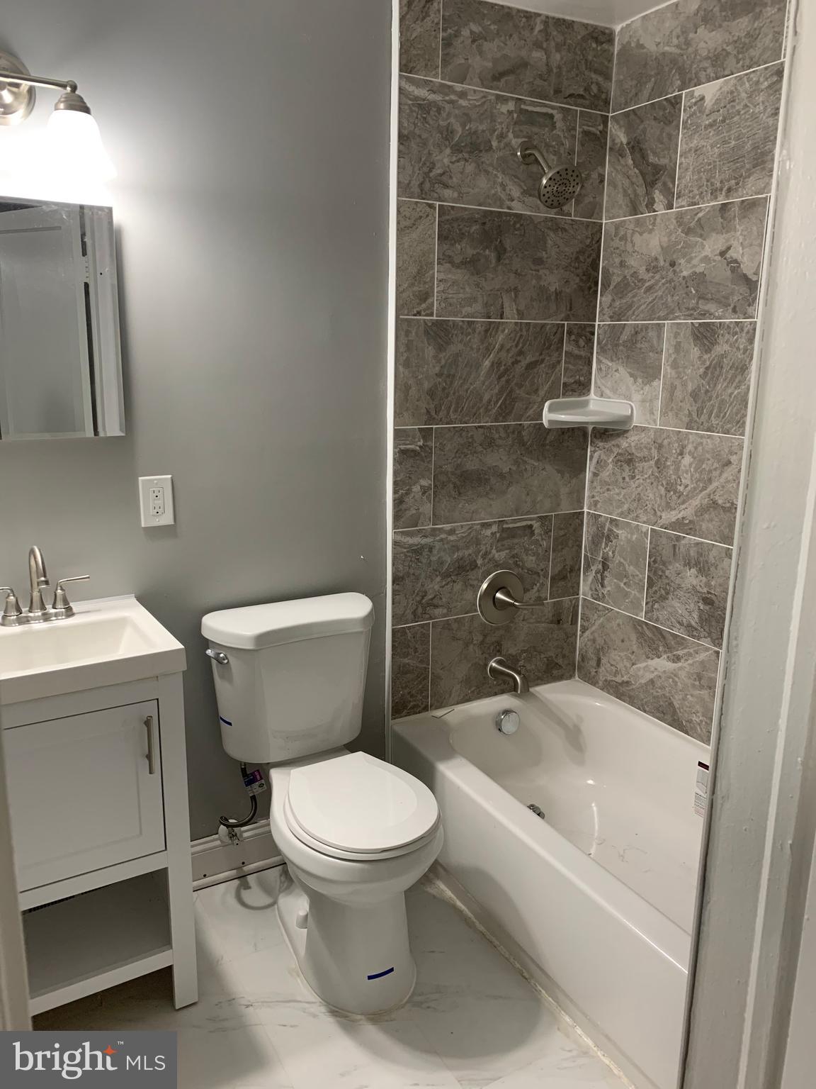 GLEN OAKS - Residential Income