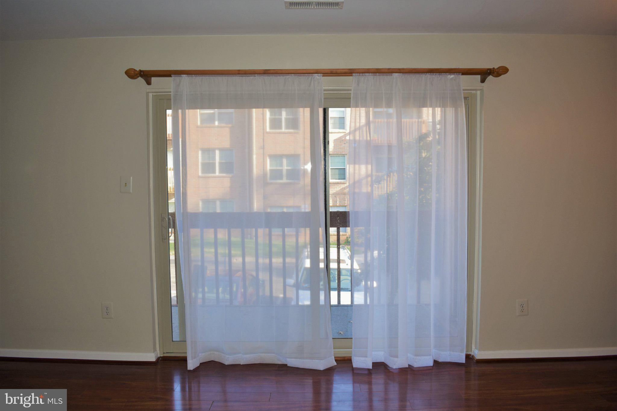 8 BANYAN WOOD COURT 201