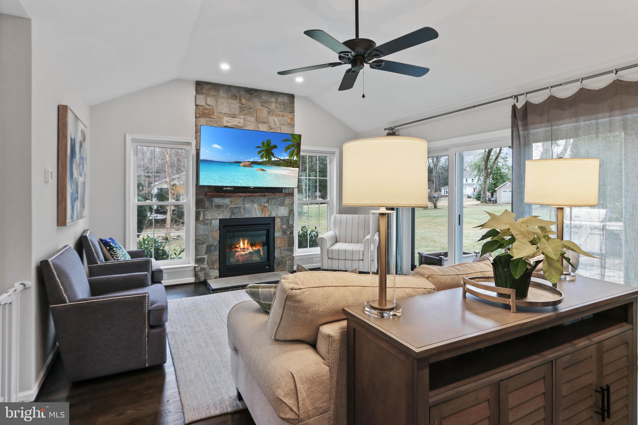 10 BOULDER BROOK DRIVE