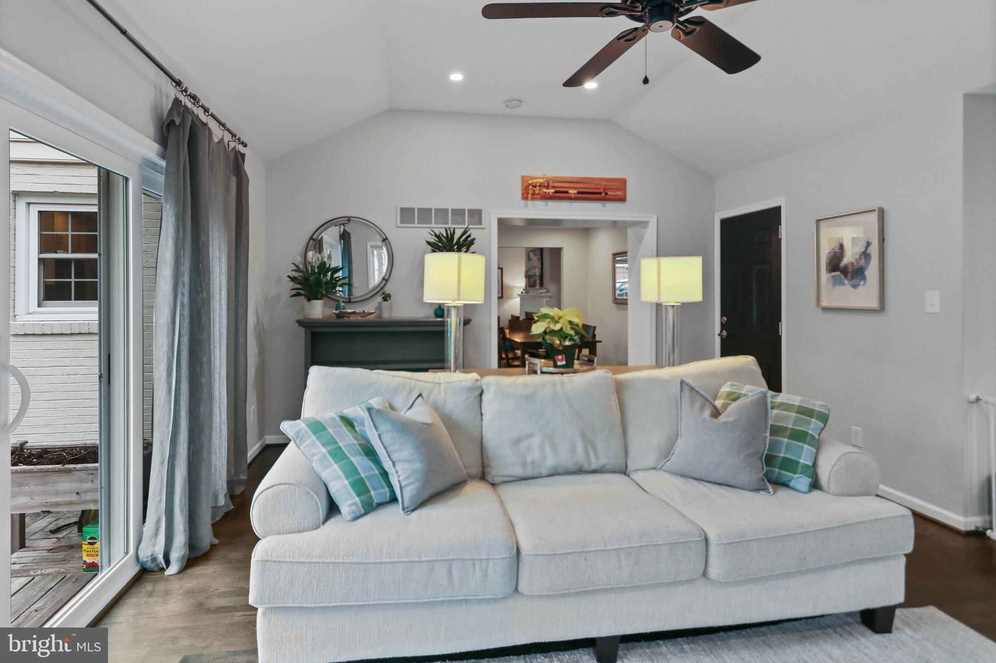 10 BOULDER BROOK DRIVE