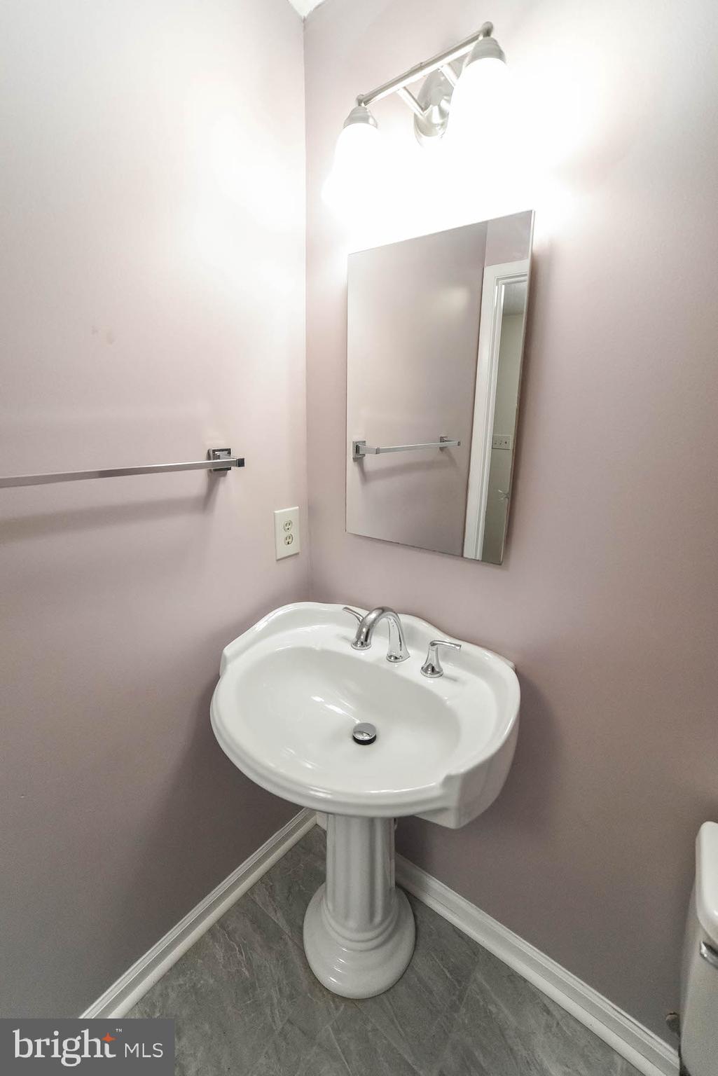 WOODS EDGE TOWNHOME CONDOMINIUMS - Residential