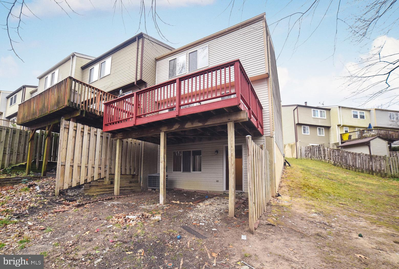 WOODS EDGE TOWNHOME CONDOMINIUMS - Residential