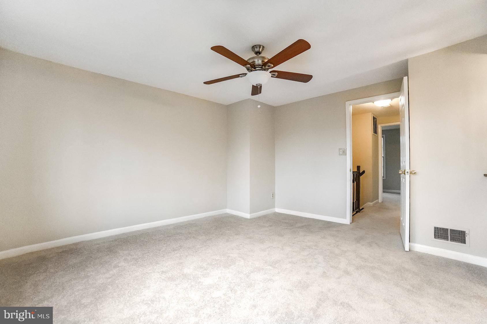 WOODS EDGE TOWNHOME CONDOMINIUMS - Residential