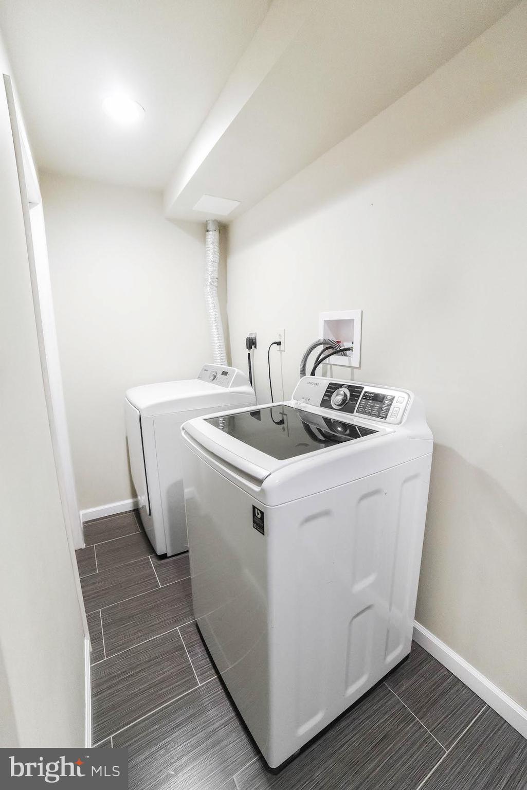 WOODS EDGE TOWNHOME CONDOMINIUMS - Residential