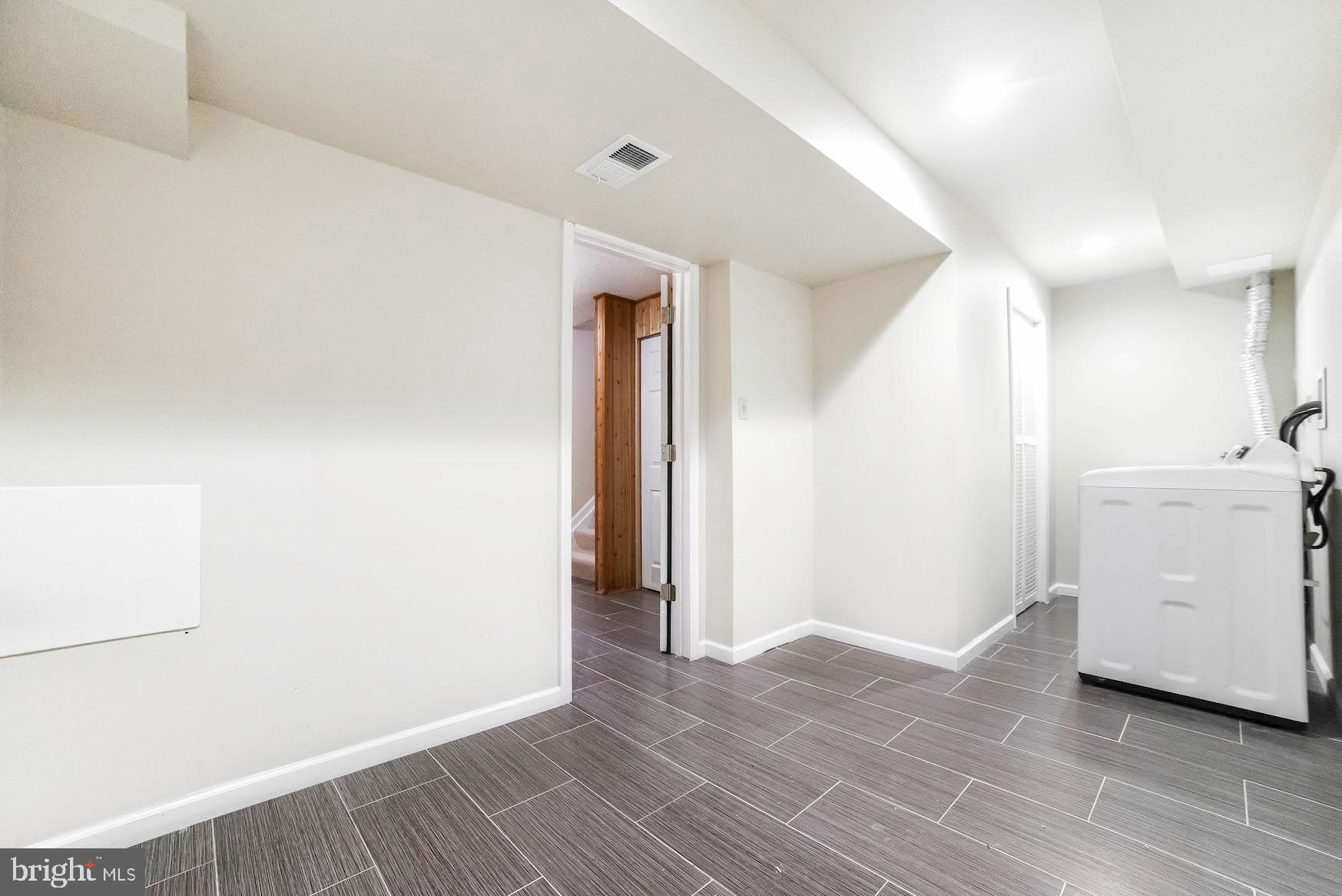 WOODS EDGE TOWNHOME CONDOMINIUMS - Residential