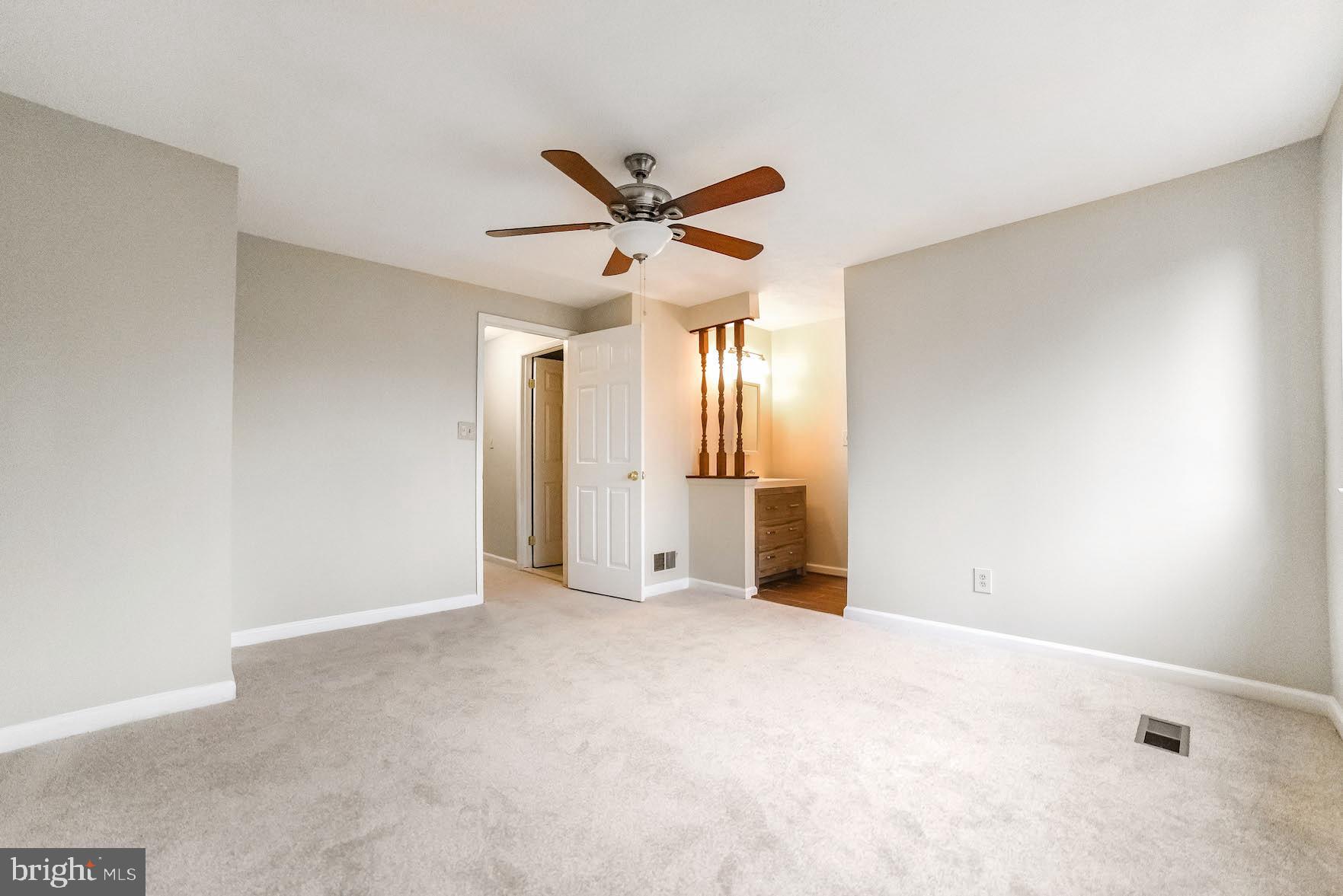 WOODS EDGE TOWNHOME CONDOMINIUMS - Residential