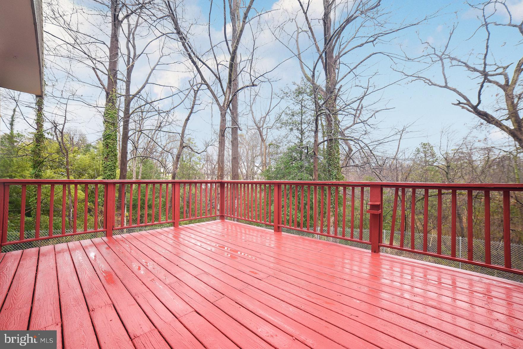 WOODS EDGE TOWNHOME CONDOMINIUMS - Residential