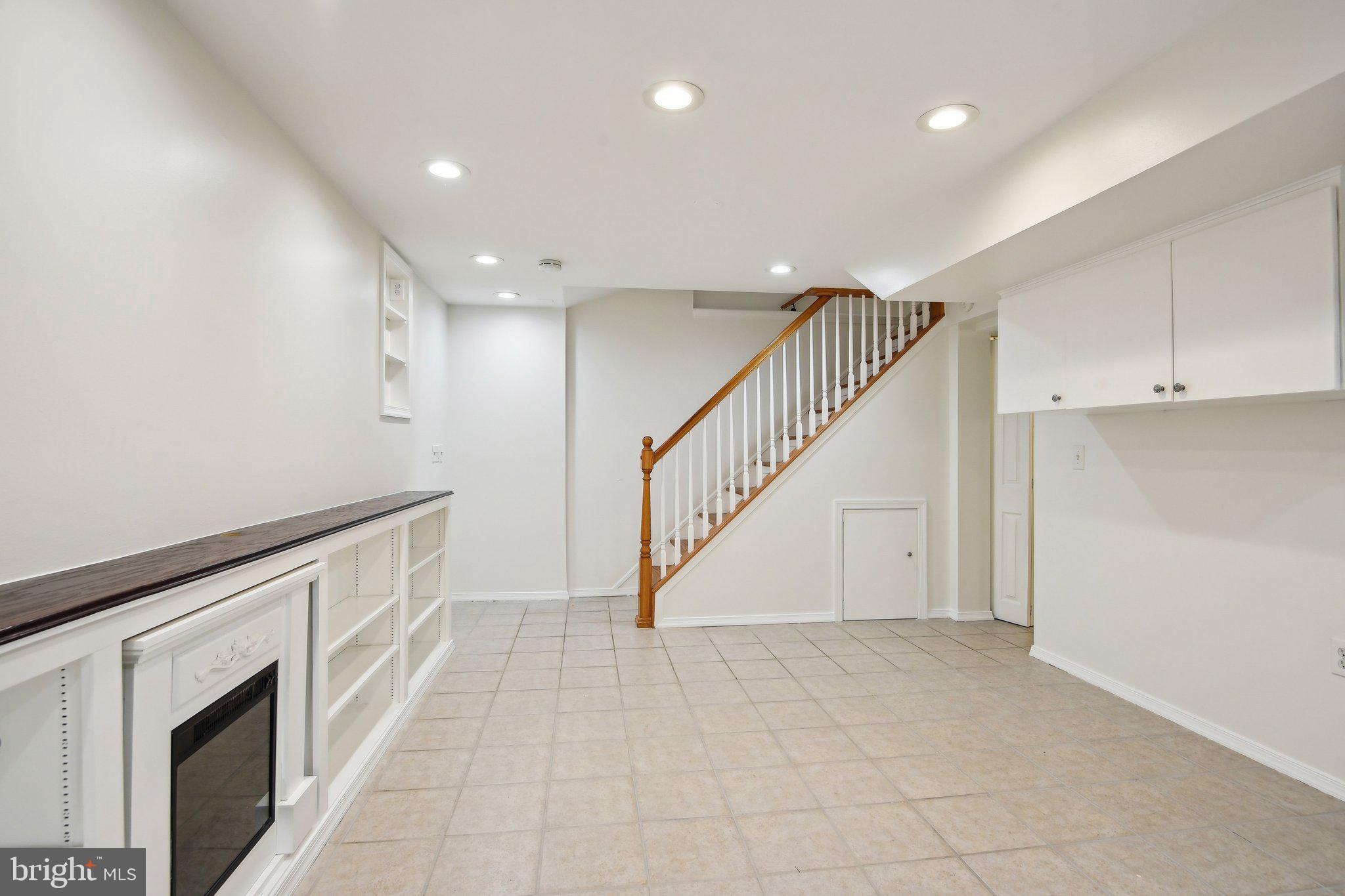 STRATFORD - Residential