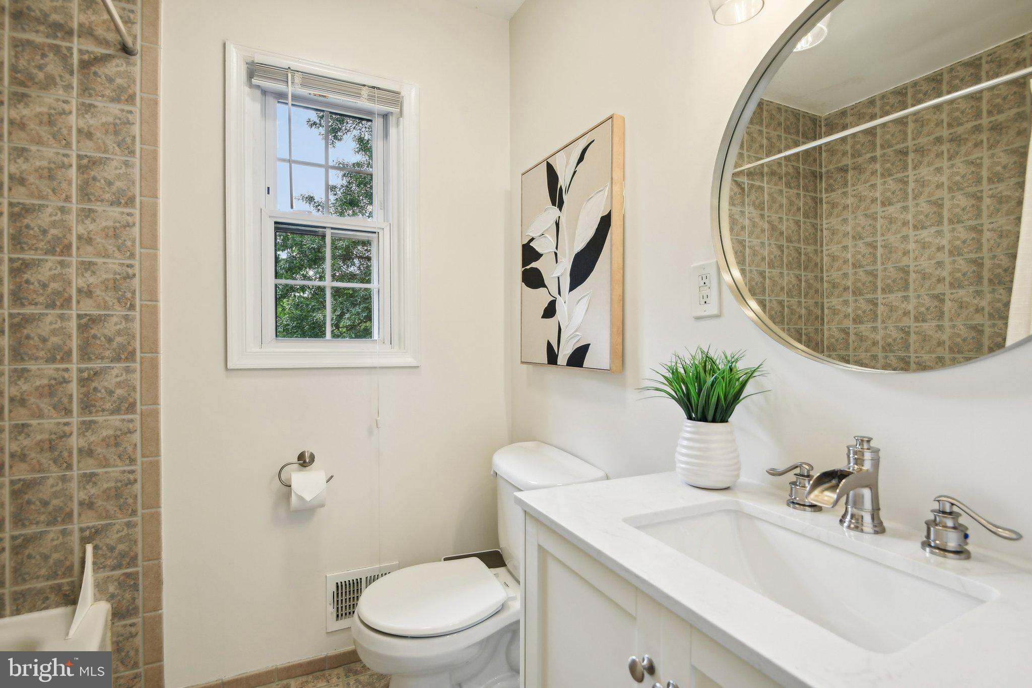 STRATFORD - Residential