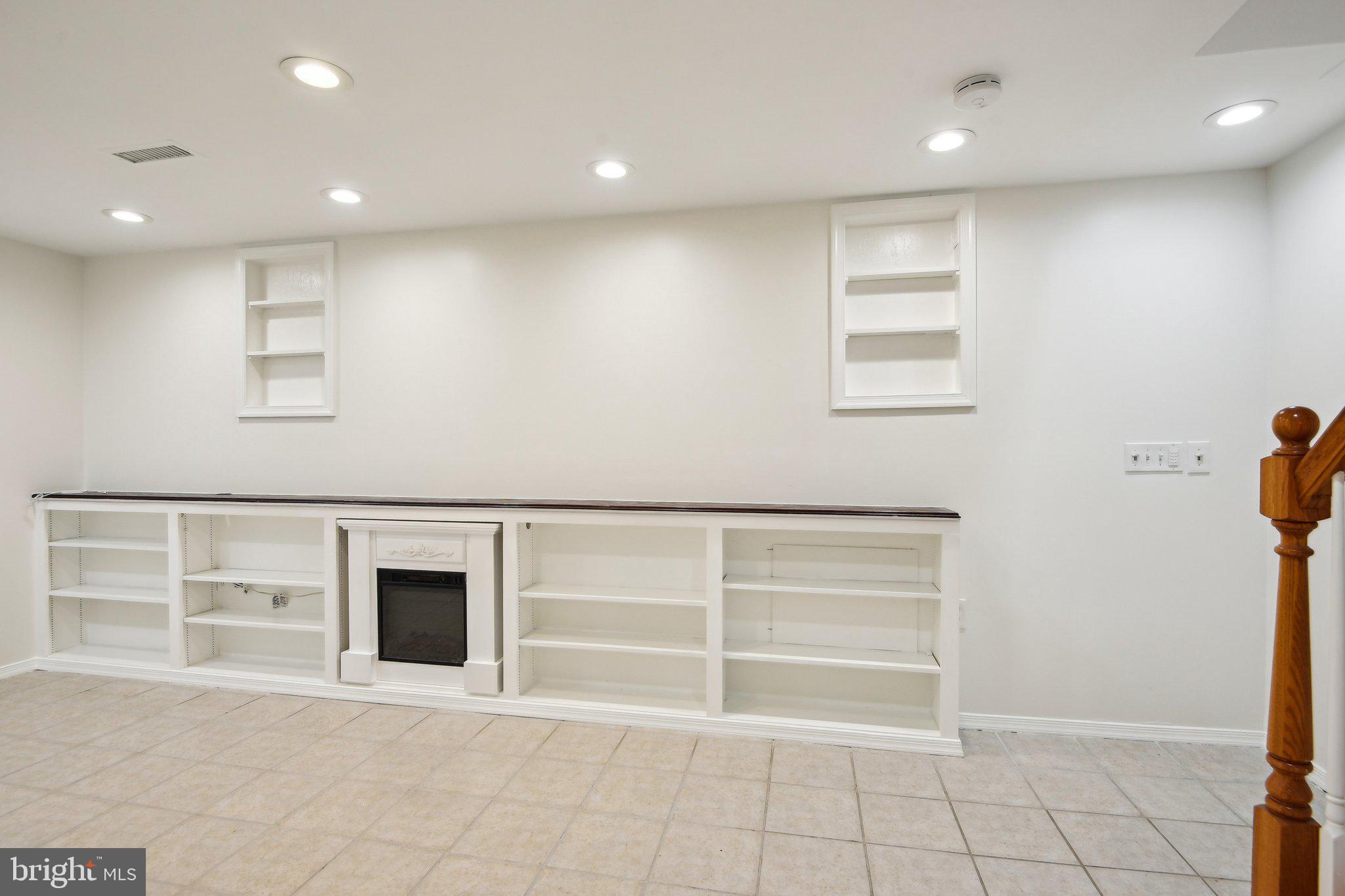 STRATFORD - Residential