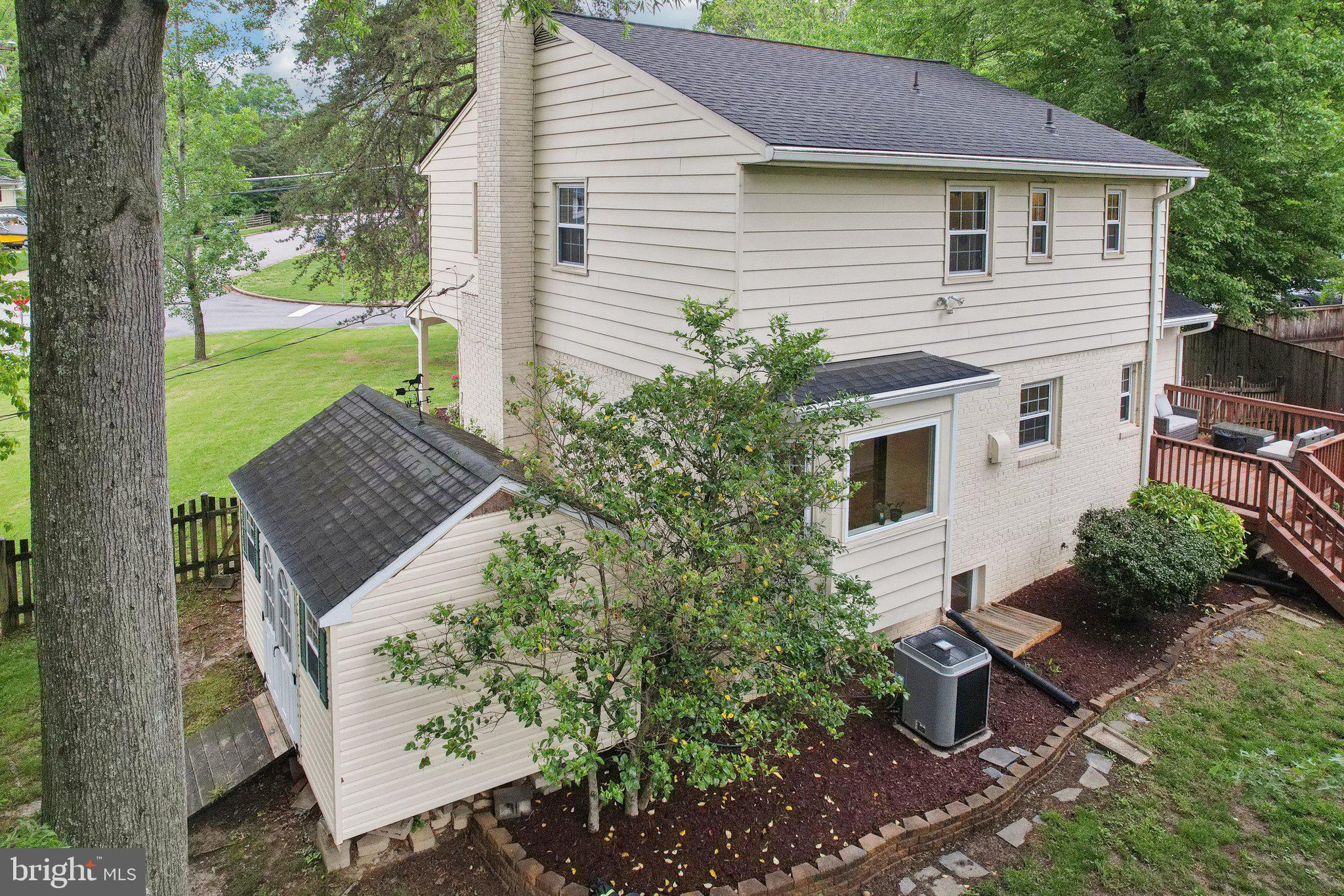 STRATFORD - Residential