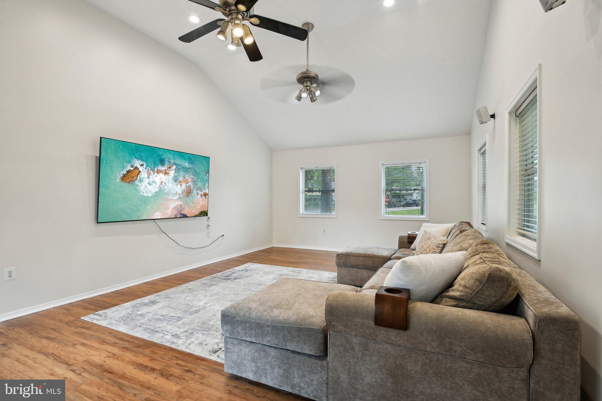 STRATFORD - Residential