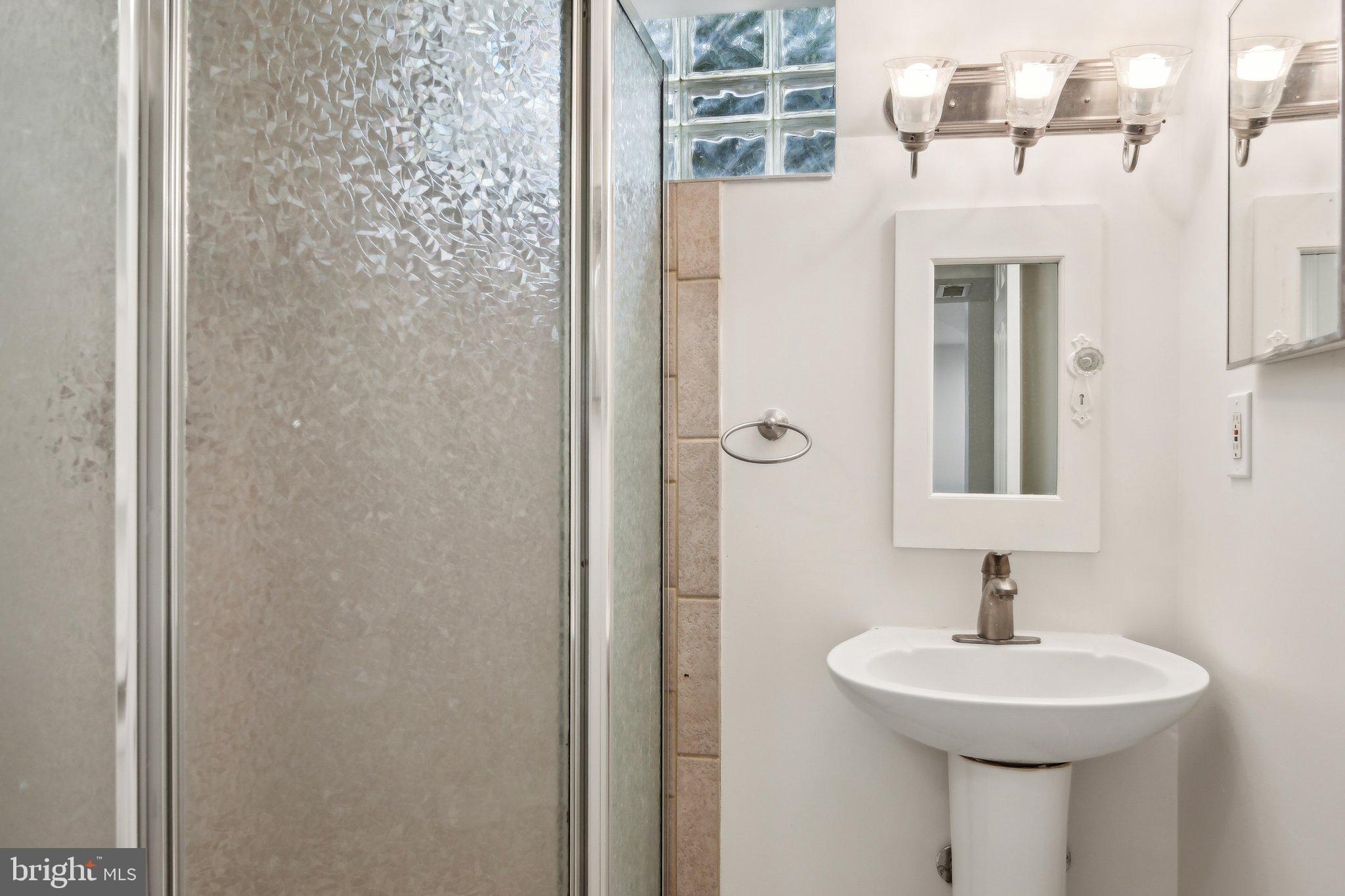 STRATFORD - Residential