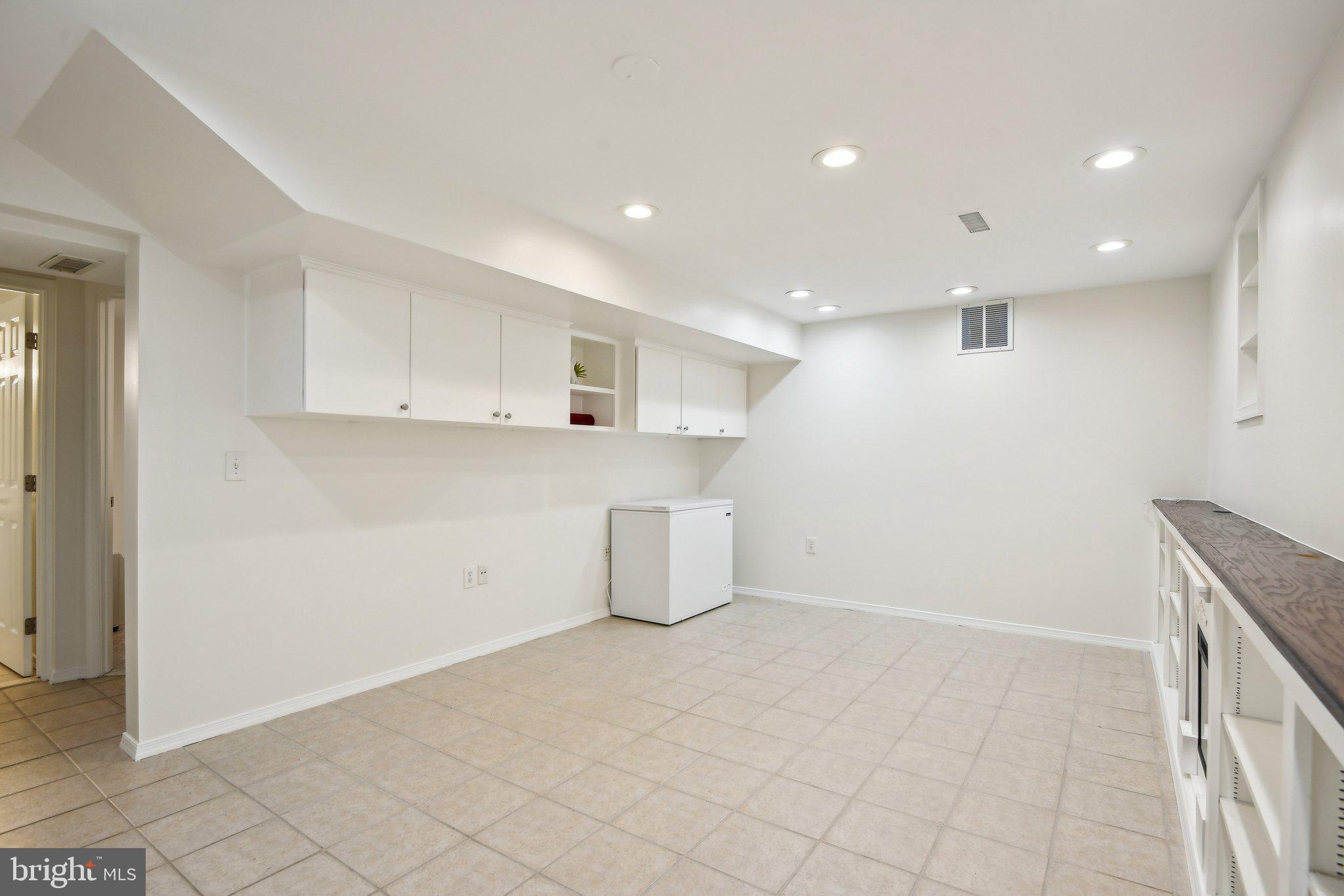 STRATFORD - Residential