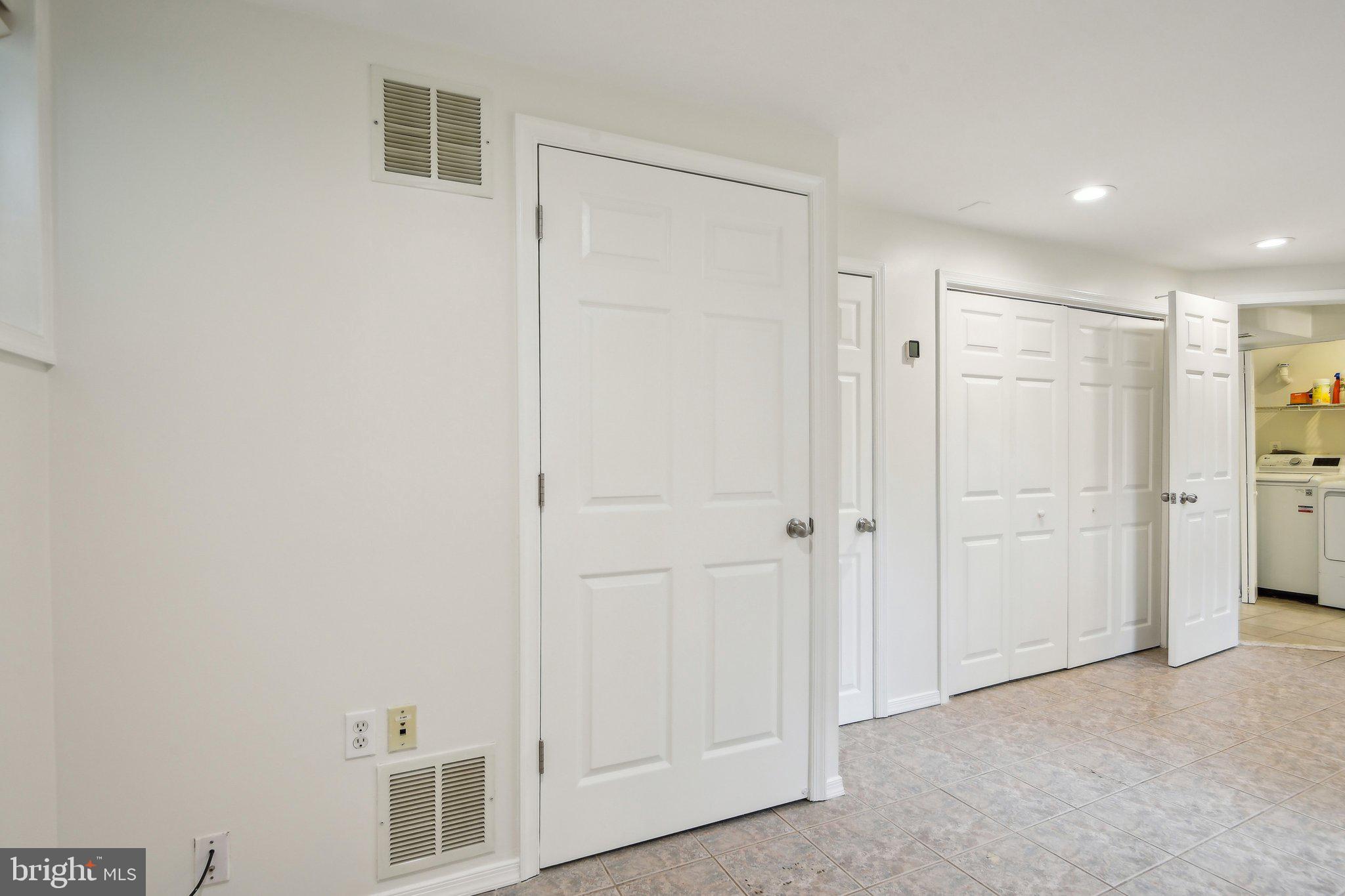 STRATFORD - Residential