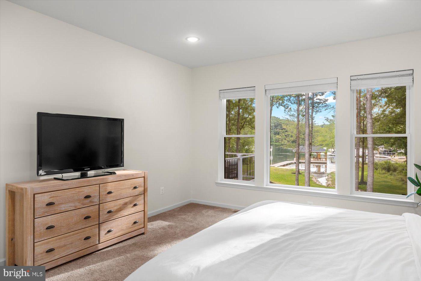 NOAHS LANDING - Residential