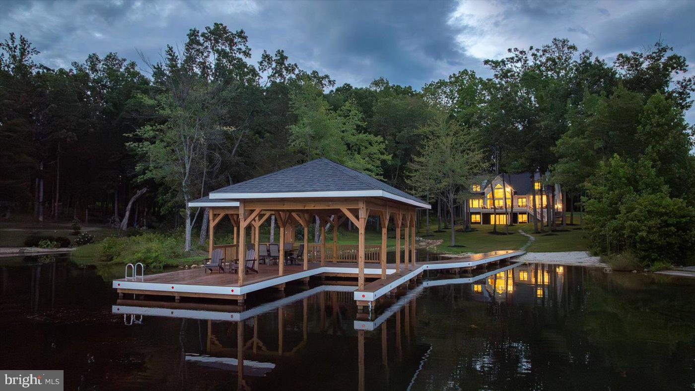 NOAHS LANDING - Residential