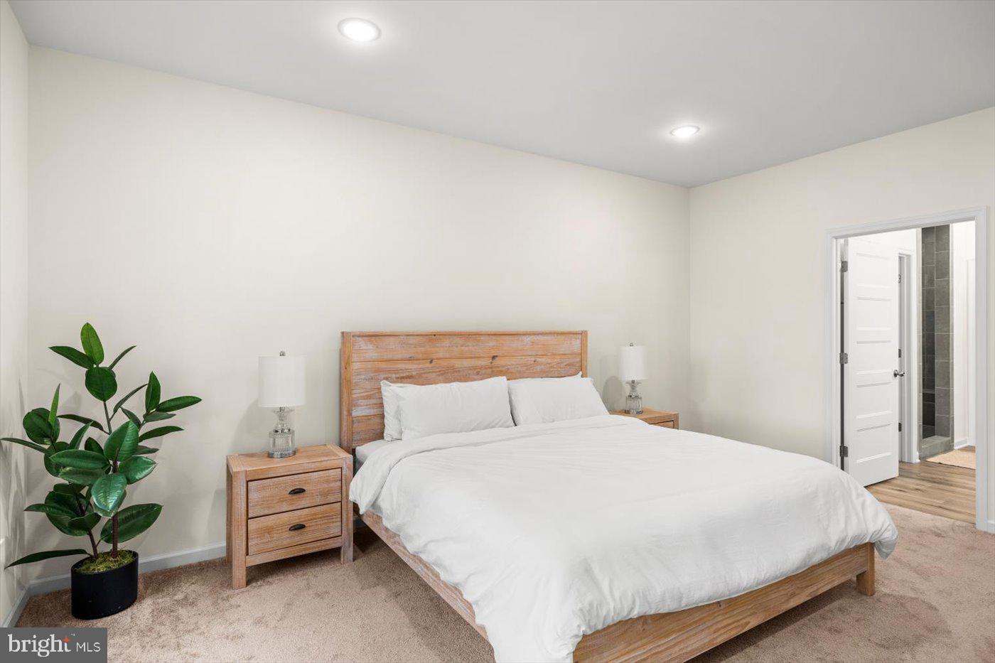 NOAHS LANDING - Residential