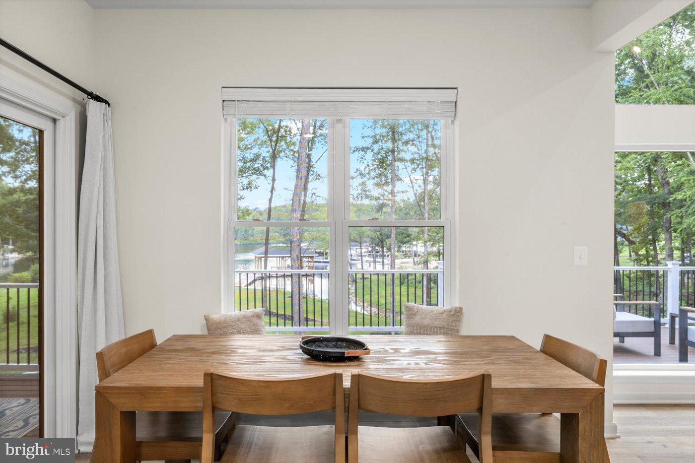 NOAHS LANDING - Residential